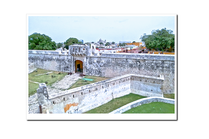 Tour a Edzna y City Tour 3 peque